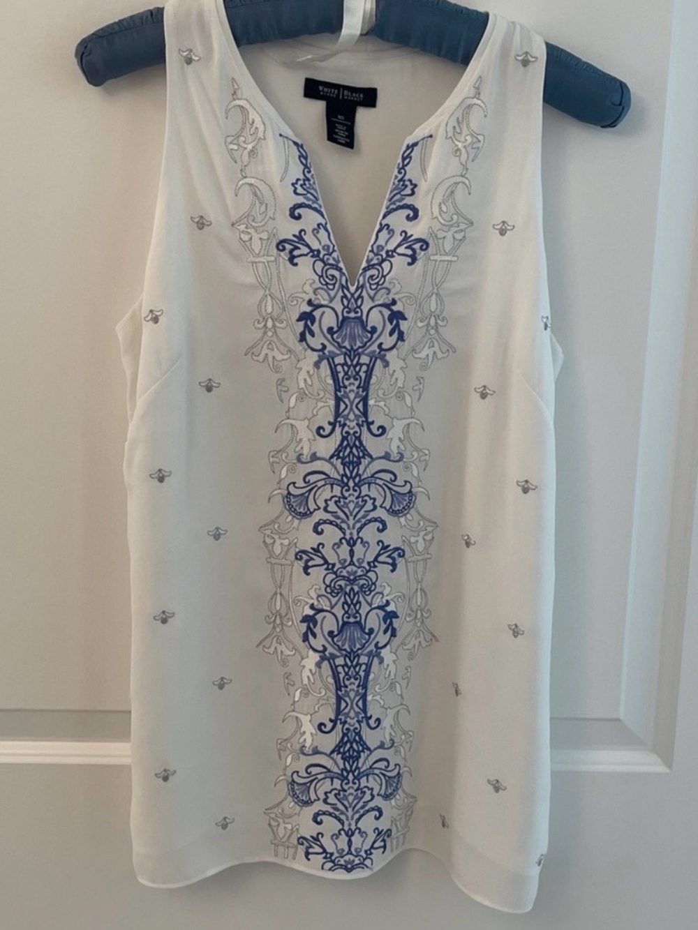 White House Black Market White and Blue Embroidered Blouse/Sleeveless